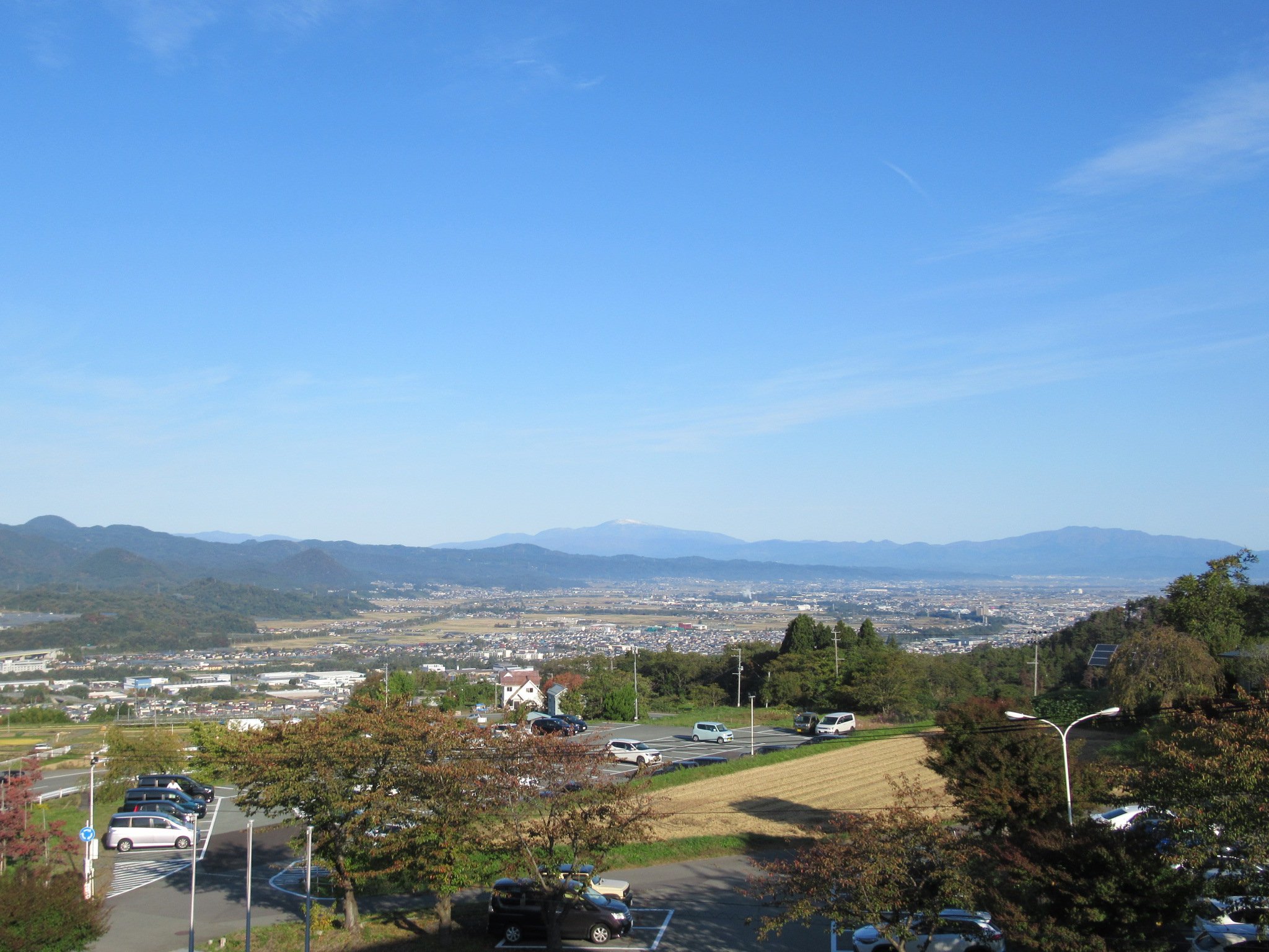 月山の初冠雪20221020