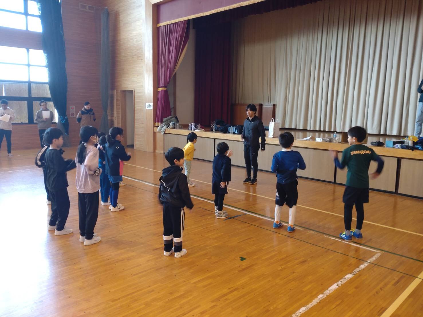 走り方のコツを教わります